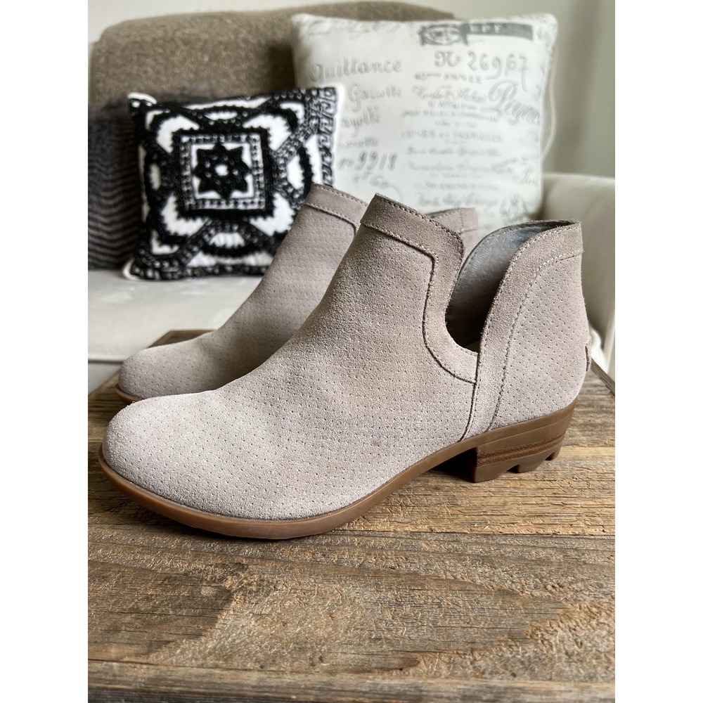Sorel Boots Womens Size 8 Lolla Cutout Beige Suede Ankle Booties Slip On Casual